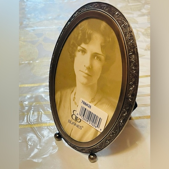 VTG BURNES OVAL METAL PHOTO PICTURE Frame-ornate Tin Finish VICTORIAN STYLE - Picture 3 of 6
